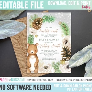 Op de afbeelding: Een baby shower uitnodiging met een bos thema. De uitnodiging heeft een schattige cartoon beer, dennenappels en witte bloemen. De tekst op de uitnodiging luidt: "We kunnen nauwelijks wachten tot de baby arriveert. Doe mee met ons voor een baby shower ter ere van Ashley Smith".