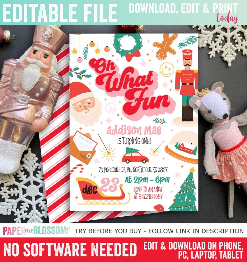 Puede incluir: Una invitaci&oacute;n de cumplea&ntilde;os de Navidad rosa y blanca con el texto "Oh What Fun" en una fuente retro. La invitaci&oacute;n presenta a un Pap&aacute; Noel, un hombre de jengibre, un cascanueces, un &aacute;rbol de Navidad y un coche rojo. El texto "addison Mae is turning one!" est&aacute; escrito en texto negro. La invitaci&oacute;n tambi&eacute;n incluye la fecha, la hora y la ubicaci&oacute;n de la fiesta.