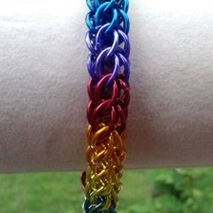 Regenboog Perzisch link Chain Maille armband in geanodiseerd aluminium LGBT Pride
