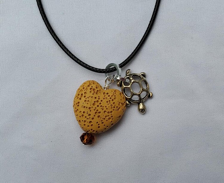Dragon Aromatherapy Essential Oil Necklace Pendant Diffuser W/ 6 Volcanic stones Dragon Aromatherapy Essential Oil Necklace Pendant Diffuser W/ 6 Volcanic stones