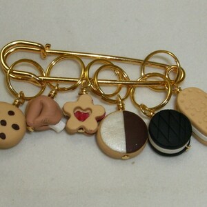 Stitch Markers BOX of COOKIES  for Knit or Crochet set of 6 Baby linzer cameo fortune