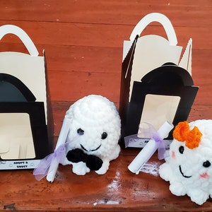 Adote um fantasma Veludo de pelúcia chenille Presente em miniatura em caixa assustador Certidão de óbito Halloween
