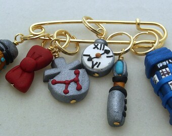Marcadores de puntada Dr. Doctor Who inspirado para punto o ganchillo conjunto de 6 TARDIS Llave Destornillador sónico Dalek Reloj de bolsillo Pajarita Whovian