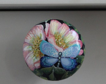 Puxador para móveis de cômoda e armário. Puxador de gaveta, puxadores e puxadores de gaveta, decoração floral, borboleta azul, rosa canina rosa, puxador preto, flores.