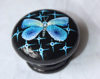 blue decor, painted knob, butterfly design, blue butterfly and stars, hand painted, upcycle furniture, blue interior, black knob blue pull