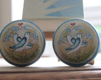 Shabby Chic Dresser - Cabinet Knobs. Love Birds Design. Hand painted. Turquoise-cream-yellow ochre. Vintage Look.