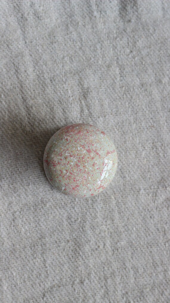 4 x Cute Handpainted /& Decoupaged Puppy Dog 4cm Pine Drawer Knobs