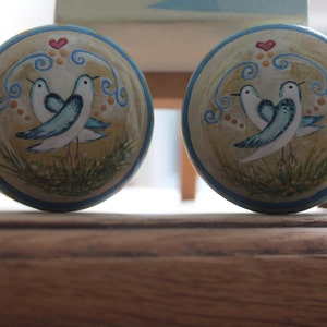 bird knob, rustic style, handles and pulls, rustic style handles, bluebird love heart, love heart knob, bird heart knobs, painted bird. image 4