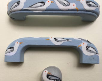 Handles, Furniture Replacement Knob. Sea Side Homes. Upcycle & Transform Filing Cabinets, Kitchen Drawers, Dressers. Grey Seagull Bird Pull.