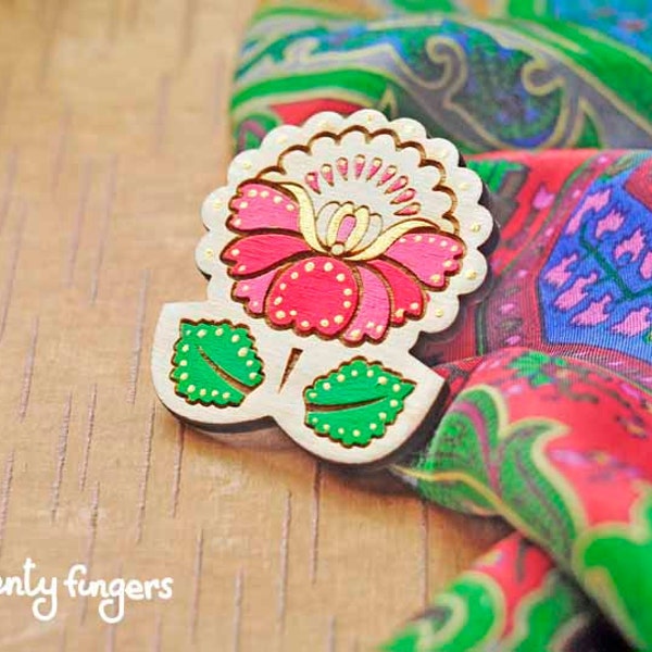 Wood Brooch with traditional Russian motifs - laser cut & hand painted