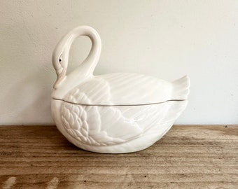 Vintage White Ceramic Swan Trinket Box