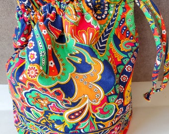 VERA BRADLEY Drawstring DITTY Bag / Venetian Paisley / Floral Paisley / Bright Multi Colors / Very Useful!