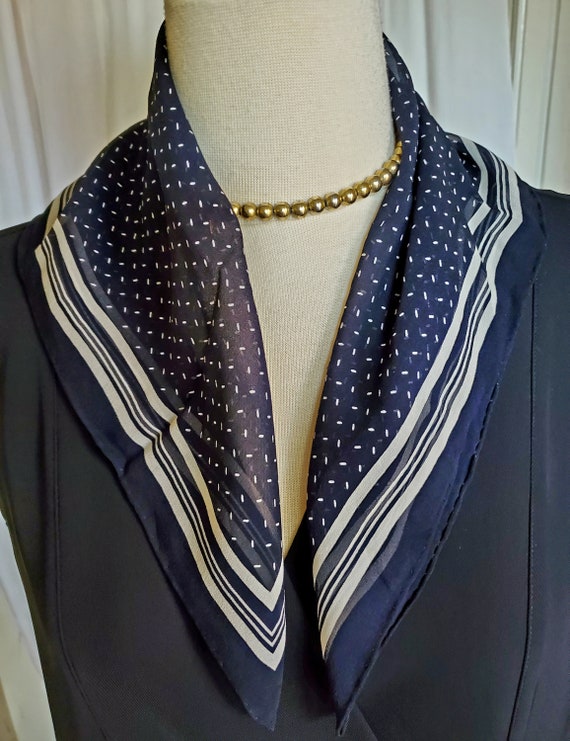 LIZ CLAIBORNE Silk Scarf Bandana / 20" Square / Cl