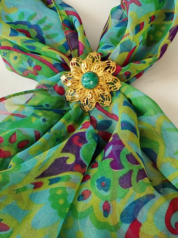 Gold Tone Scarf Holder/Clip / Green Round Stone /… - image 3