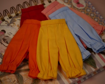 Cute puff pants for Blythe dolls.