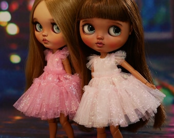 Precioso vestido de tul para Blythe.