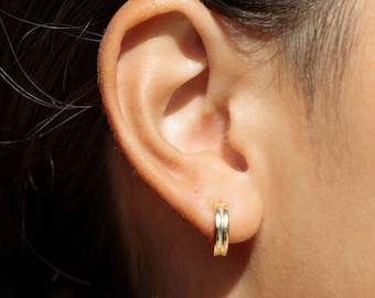 Mini Ridged Squared Huggie Hoop Earrings - Kainehe