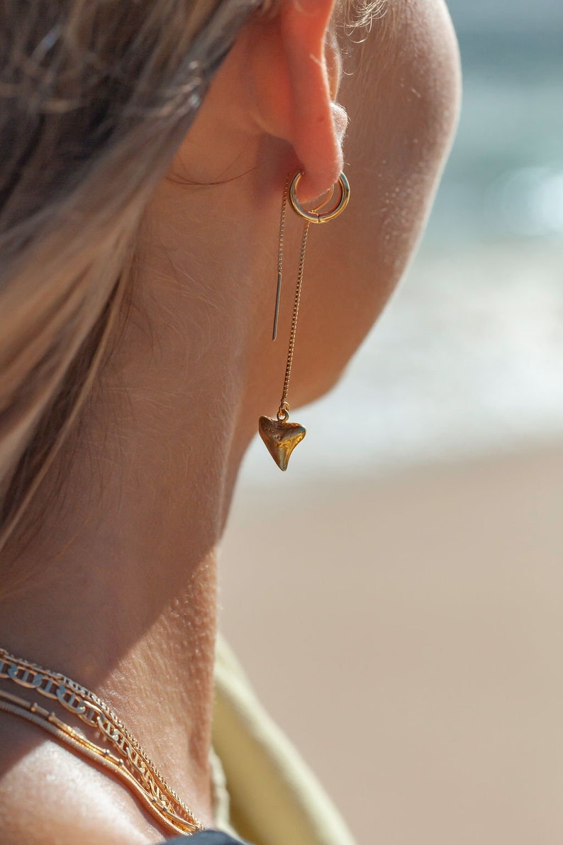 Mano Petite threader earrings Gold Ear Thread Earrings, Ear Threader Earrings, Shark Tooth Earrings, Gold Earrings, Gold Dangle Earrings image 1