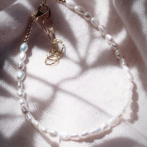 Dainty White Pearl Anklet Maile, Simple Pearl Anklet, White Pearl Anklet, Tiny Pearl Anklet, Hawaii Gift, Hawaii Anklet, Summer Jewelry image 2