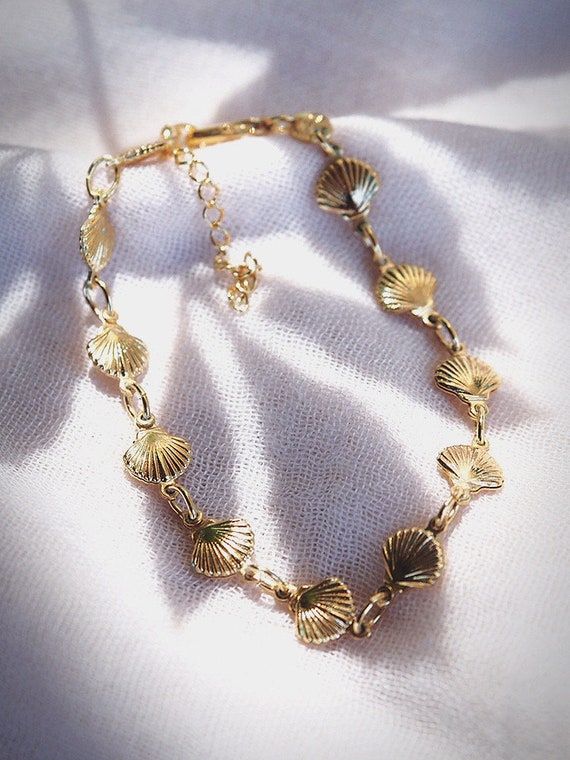 Gold seashell best sale anklet