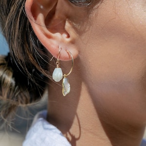 Simple Pikake Earrings - Kamakana