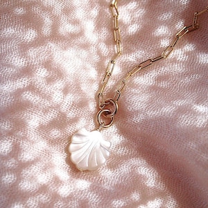 Seashell Chain Necklace, Shell Necklace, Shell Beach Necklace, Gold Shell Necklace, Dainty Gold Necklace,Hawaii Gift for Her,Beach Jewelry image 2