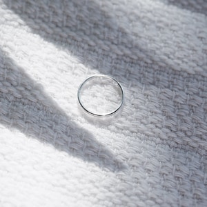 Single Unisex Men's Silver Hoop Earring Kaholo image 2