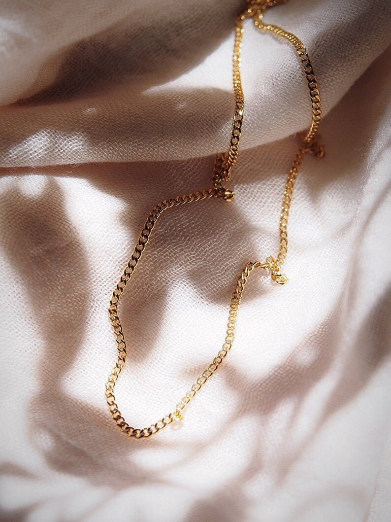 Dainty Basic Gold Curb Link Necklace Keanu image 3