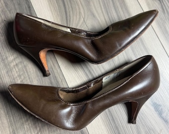Vintage Customcraft Brown Leather Pointed Toe Pumps Heels Size 7W Cloud Insole