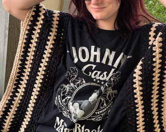 Återvunnen Johnny Cash T-shirt, Virkad Öppna Sidor Pancho