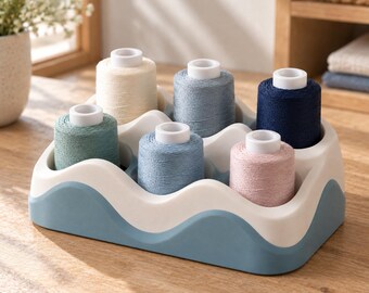 Soporte para carretes de hilo con diseño de glaciar en movimiento, decoración invernal abstracta impresa en 3D, regalo moderno para organizar el cuarto de costura.