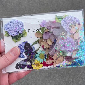 Flowergram, annonces, fleuriste, fête nuptiale, mariages, cartes d’encouragement, papeterie, fleurs séchées, carte fleur, carte de demoiselle d’honneur