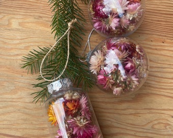 3 Strawflower ornaments, dried flower ornaments, plastic ornaments, lightweight ornaments