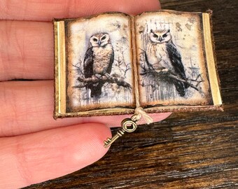 Spooky Owl Open Book V2 - Dollhouse Miniatures