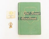 Girl Scout Handbook Manual Mid Century 1950 50s Pin Medal Brownie Memorabilia