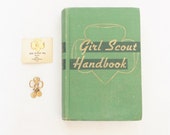 Girl Scout Handbook Manual Mid Century 1950 50s Pin Medal Brownie Memorabilia