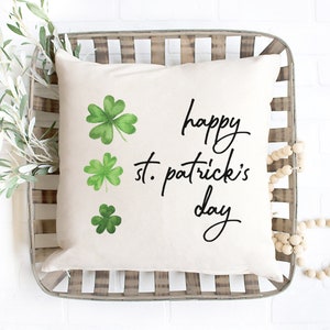 St Patricks Decor / St Patricks Pillow / Decorative Pillow / Happy St Patricks Day