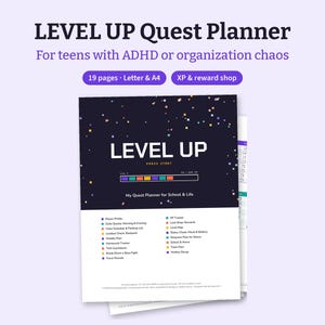 Könnte beinhalten: Ein Level Up Quest Planer für Jugendliche mit ADHS oder Organisationschaos. Das dunkelblaue Cover mit buntem Konfetti zeigt den Text LEVEL UP, PRESS START und einen Fortschrittsbalken. Es listet Abschnitte wie Player Profile und XP Tracker auf.