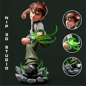 Könnte beinhalten: Eine Ben 10-Charakterfigur mit braunen Haaren und grünen Augen, bekleidet mit einem weißen T-Shirt und einer olivgrünen Hose. Die Figur steht auf einem grauen Felsensockel mit grünen Energieeffekten an einem Armband. Text lautet NIP 3D STUDIO.