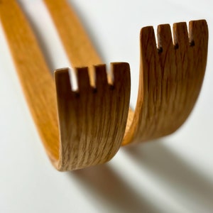 Bentwood Back Scratcher with Straight Tennessee Cedar Handle
