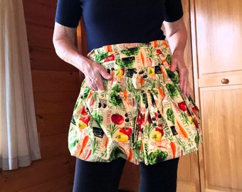 Vegetable Print Cotton Gathering Apron: Farmhouse Garden Harvest