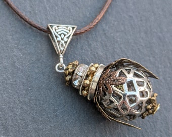 Beautiful handmade brass & silver coloured steam punk bead bee / beetle / insect necklace pendant.