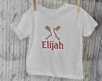 名入れ刺繍入り幼児用シャツ、野球ボールとバット
