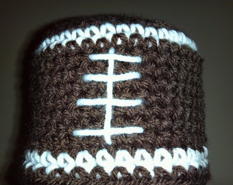 Bonnet de football pour bébé au crochet : bonnet à lacets fait main