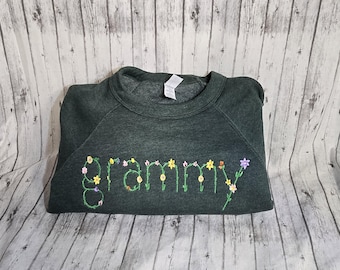 花柄の刺繍入りグラミークルーネックスウェットシャツ、母の日ギフト
