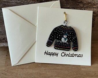 Tarjeta navideña con jersey festivo de vidrio fusionado, recuerdo desmontable hecho a mano.