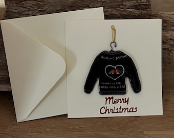 Tarjeta navideña con jersey festivo de vidrio fusionado, recuerdo desmontable hecho a mano.