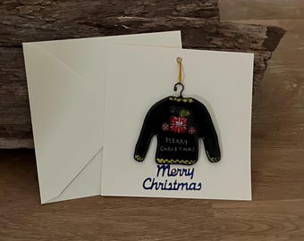 Tarjeta navideña con jersey festivo de vidrio fusionado, recuerdo desmontable hecho a mano.