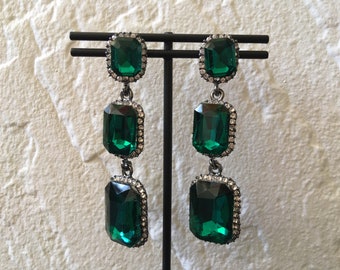 Emerald green earrings, drop wedding jewelry, crystal bridal earrings, long drop earrings, green stone earrings, green wedding earrings