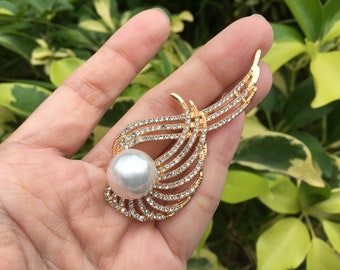 SALE - Goldschmuck, Geburtstagsgeschenk, tägliche Brosche, Brautjungfer Geschenk, Abschlussballschmuck, Perlenbrosche, Kristallbrosche, Geschenk für Mama
